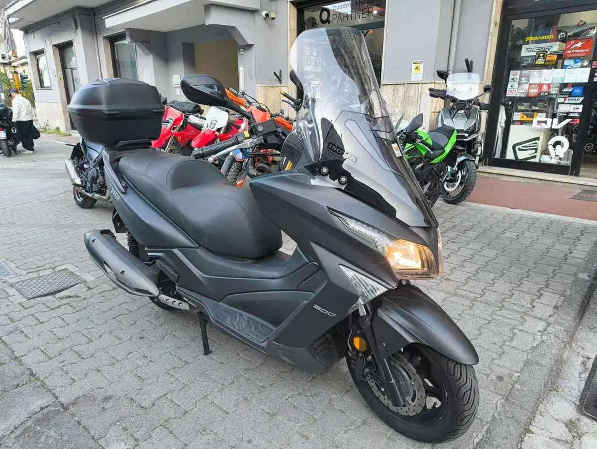 Kymco X-Town 300i ABS (2016 - 20) (2)