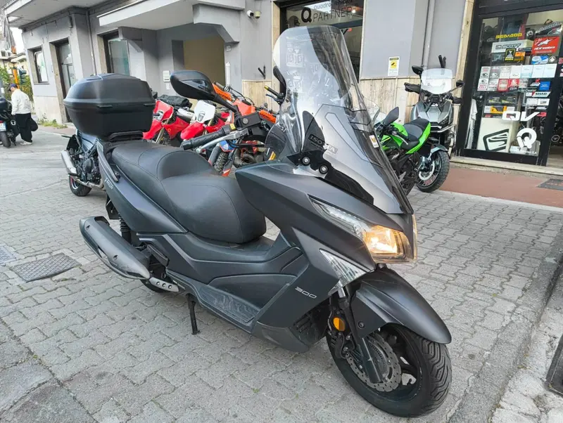 Kymco X-Town 300i ABS (2016 - 20) (2)