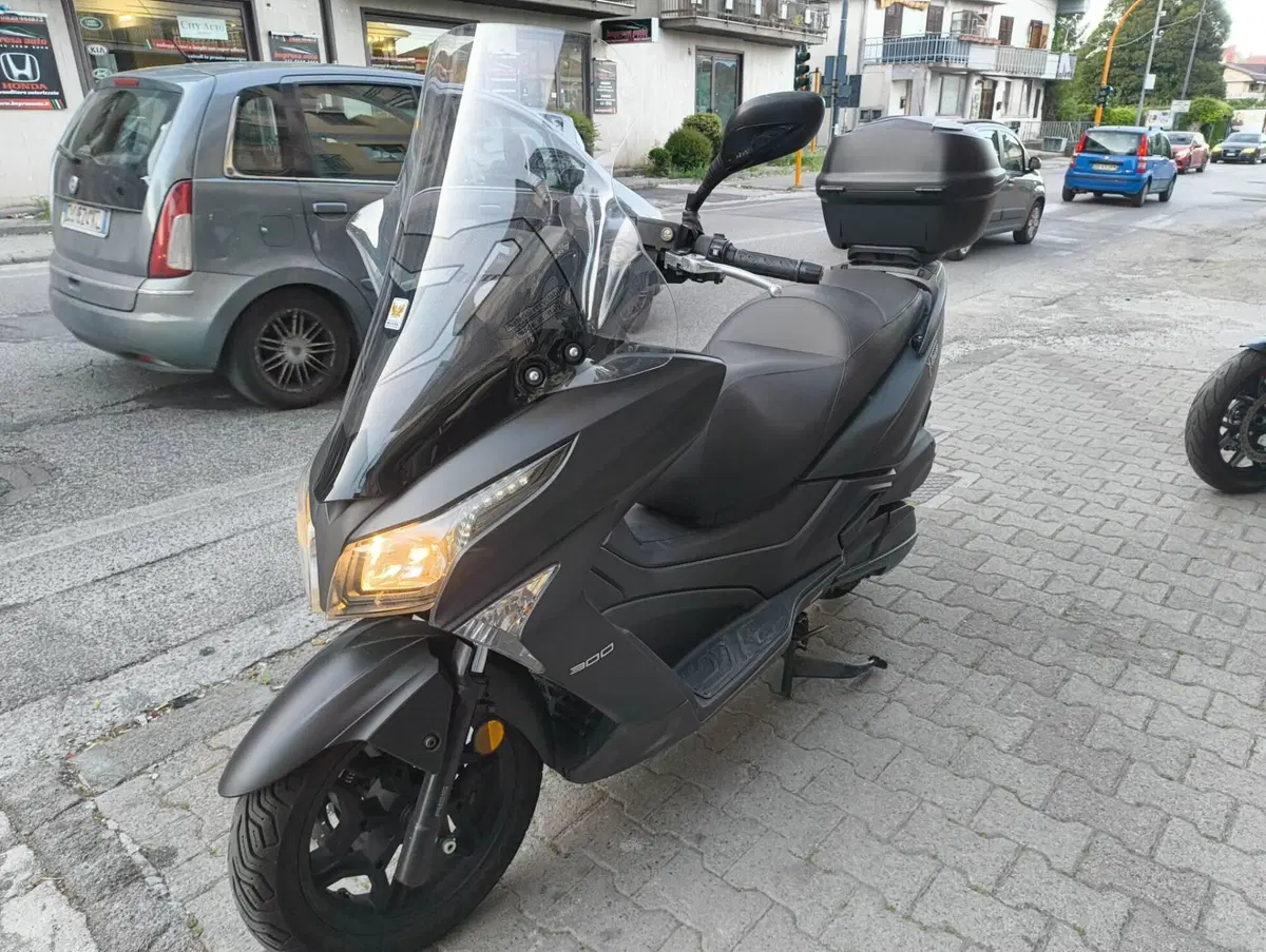 Kymco X-Town 300i ABS (2016 - 20) (3)