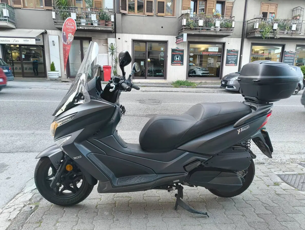 Kymco X-Town 300i ABS (2016 - 20) (4)