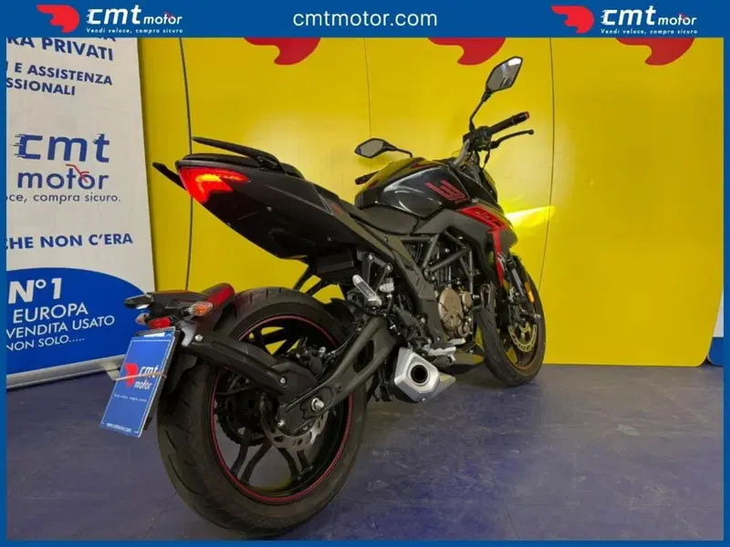 Voge Brivido 300R (2021 - 24) (4)