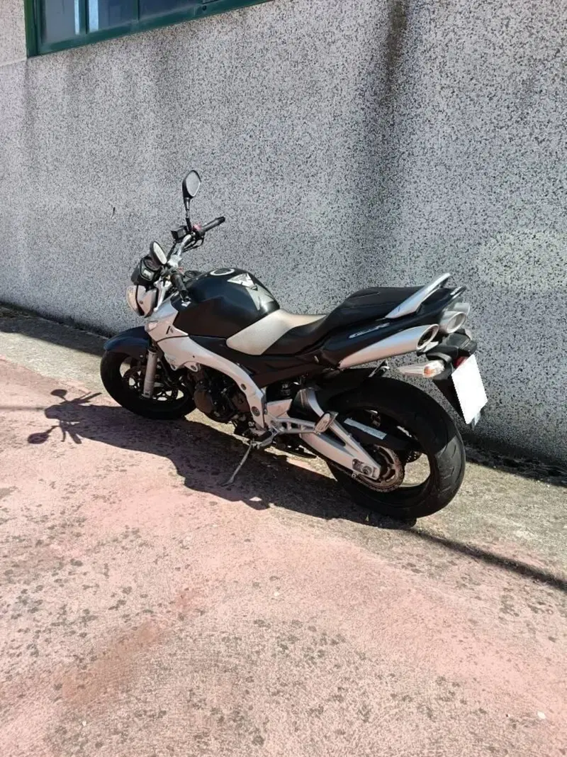 Suzuki GSR 600 (2006 - 11) (2)