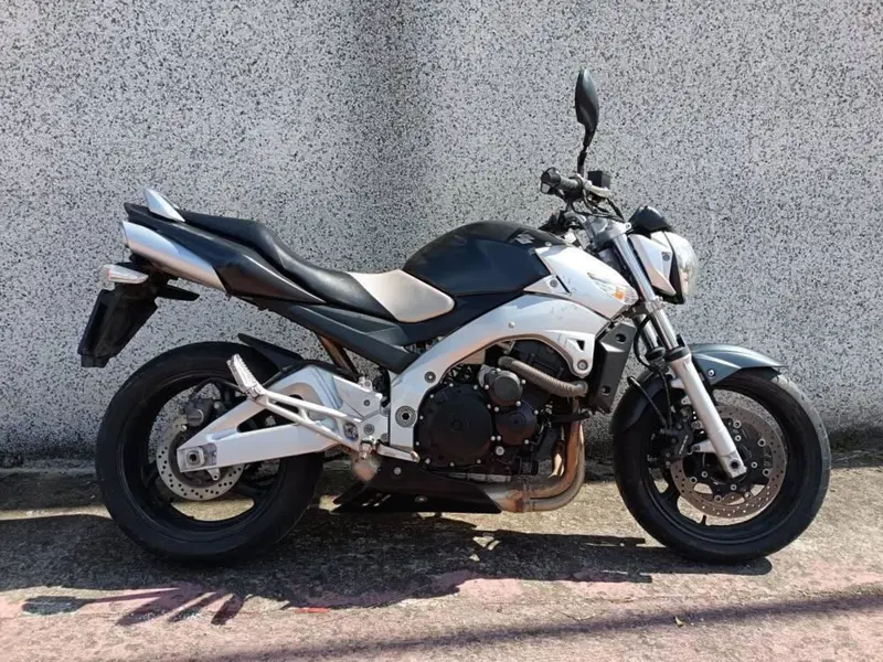 Suzuki GSR 600 (2006 - 11) (4)