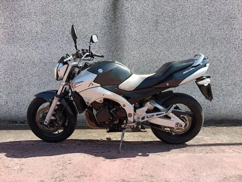 Suzuki GSR 600 (2006 - 11) (5)