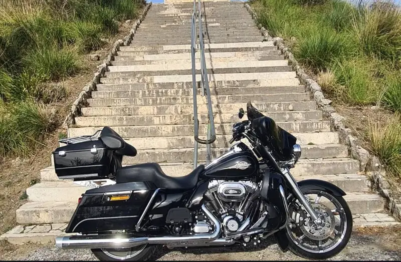 Harley-Davidson 1690 Electra Glide Classic (2010 - 12) - FLHTC (5)