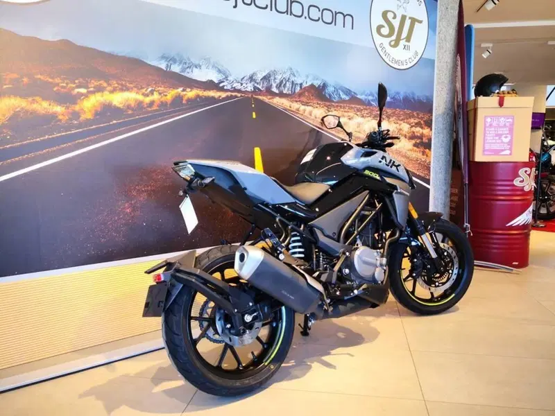 CFMOTO 300NK (2021 - 26) (6)