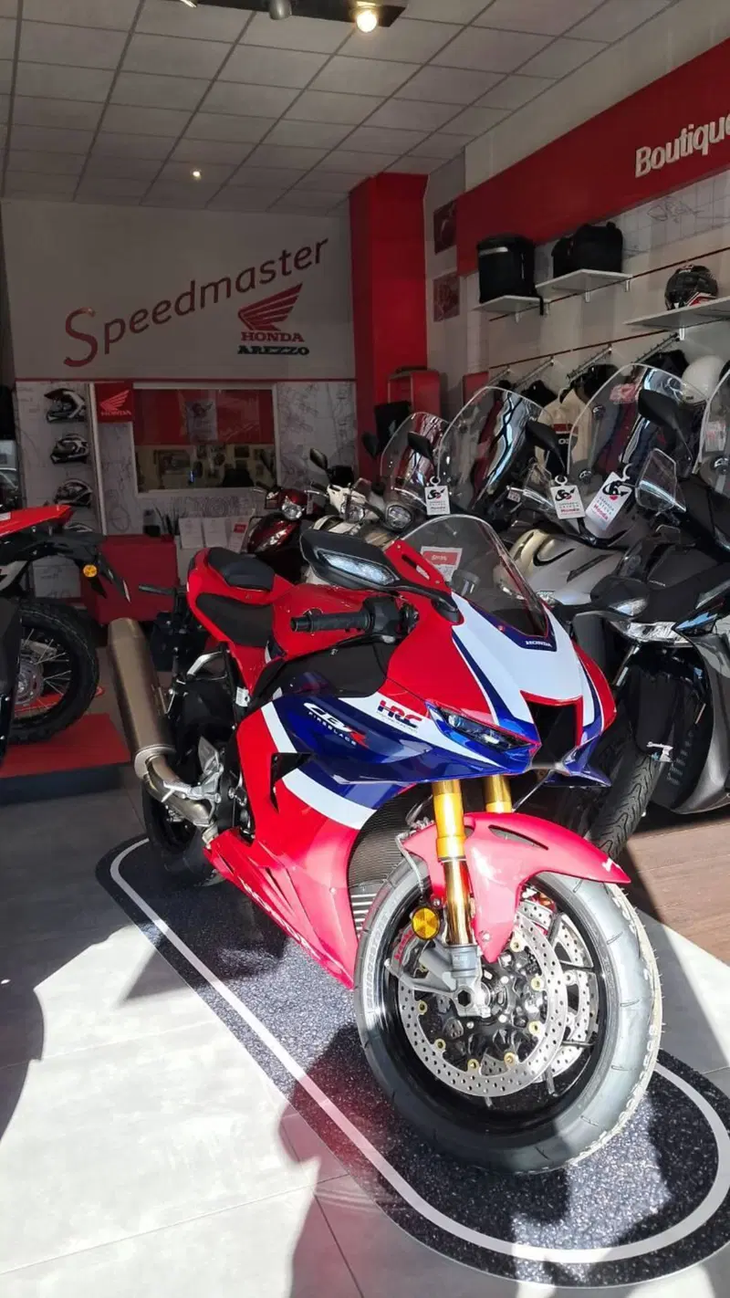 Honda CBR 1000 RR-R Fireblade SP (2024 - 26) (2)