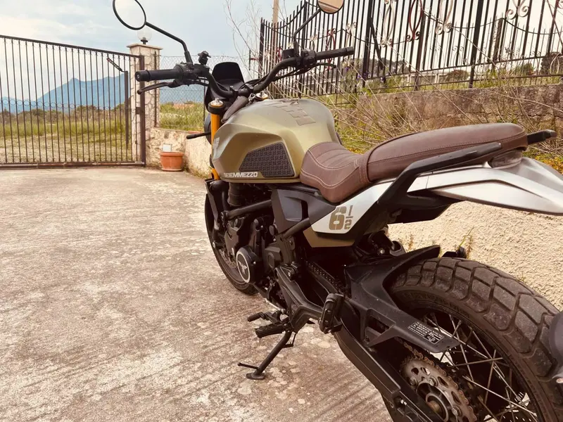 Moto Morini SEIEMMEZZO SCR (2022 - 26) (3)