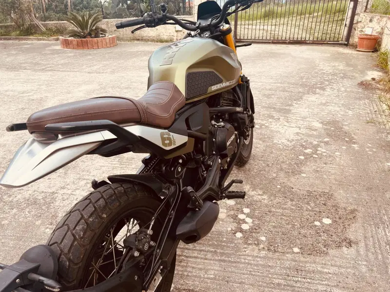 Moto Morini SEIEMMEZZO SCR (2022 - 26) (4)
