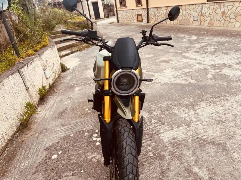 Moto Morini SEIEMMEZZO SCR (2022 - 26) (6)