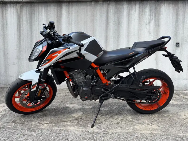 KTM 890 Duke R (2020) (4)