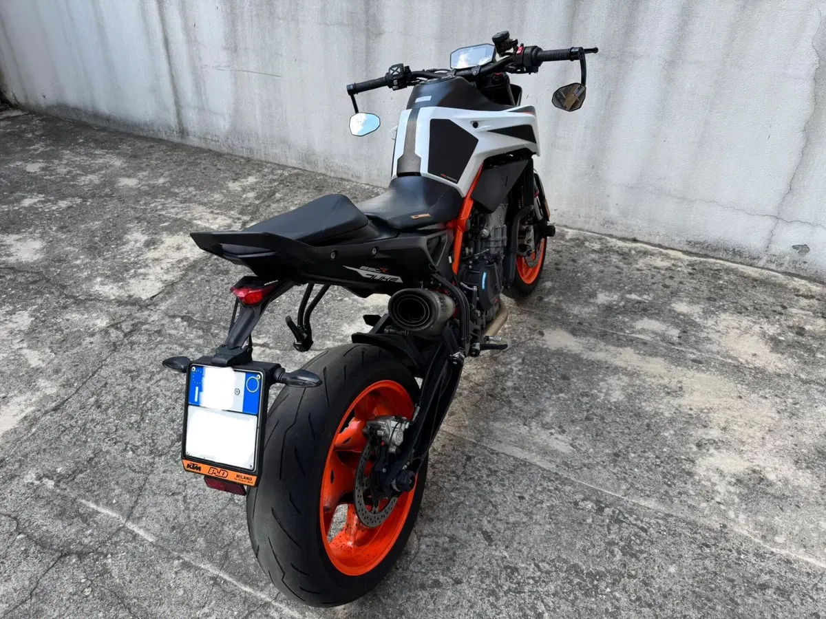 KTM 890 Duke R (2020) (7)