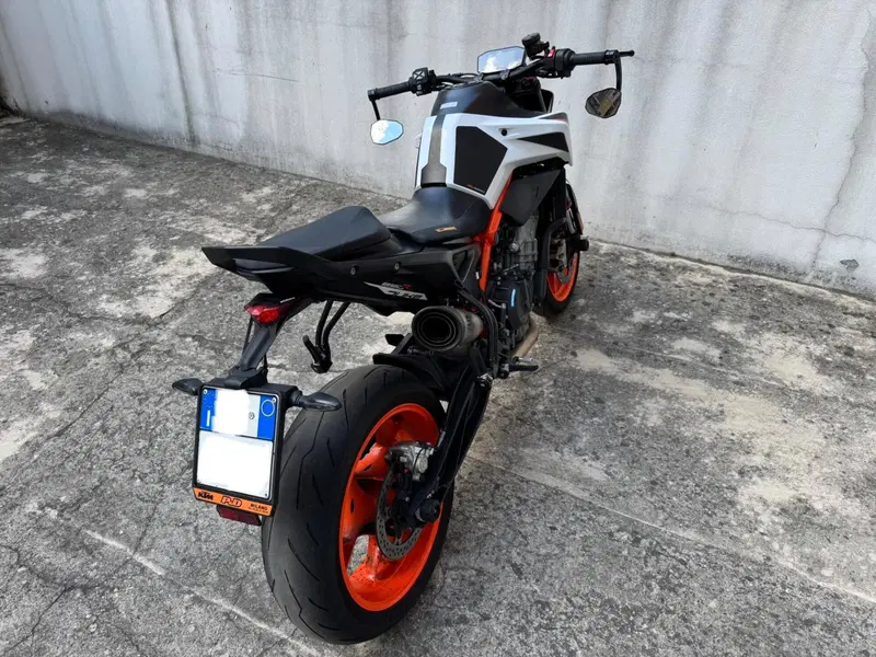 KTM 890 Duke R (2020) (7)