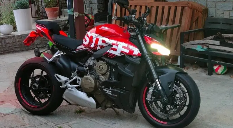 Ducati Streetfighter V4 1100 (2020) (2)