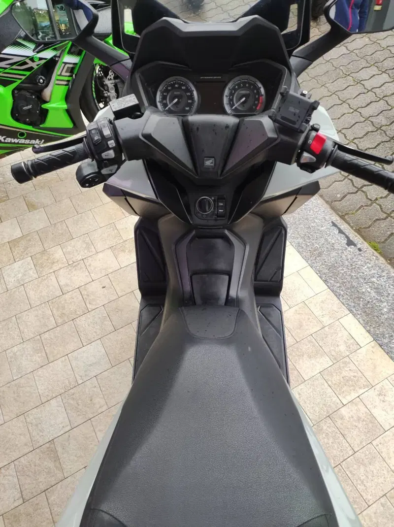 Honda Forza 350 (2022 - 24) (7)