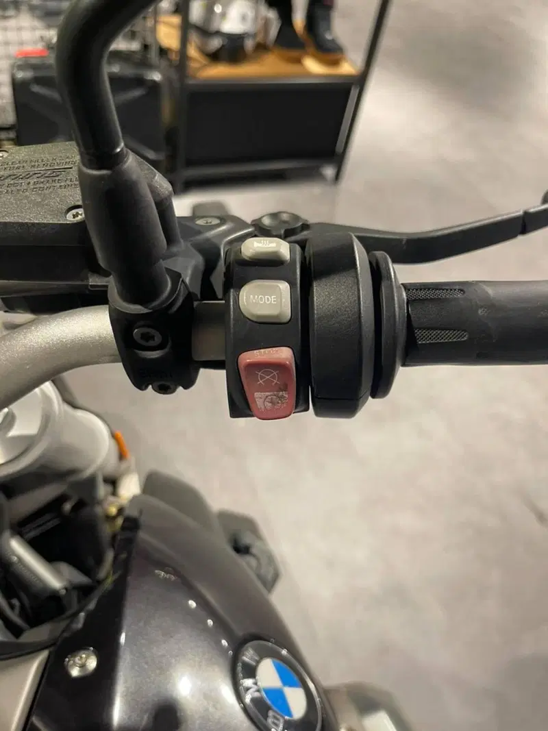 Bmw R 1200 R (2017 - 18) (4)