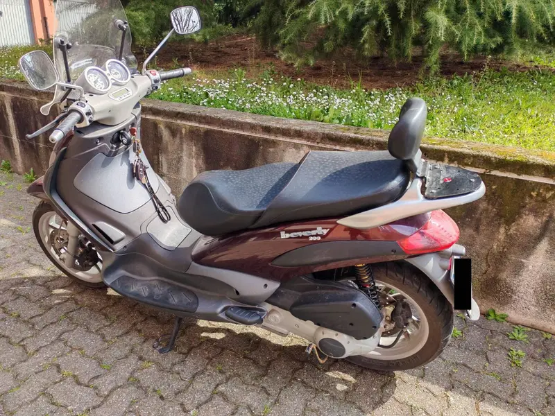 Piaggio Beverly 200 (2002 - 03) (3)