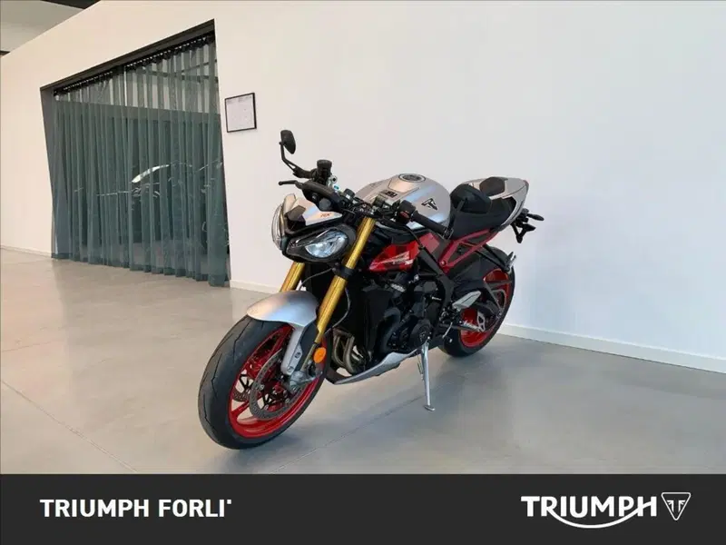 Triumph Street Triple 765 RX (2026) (3)