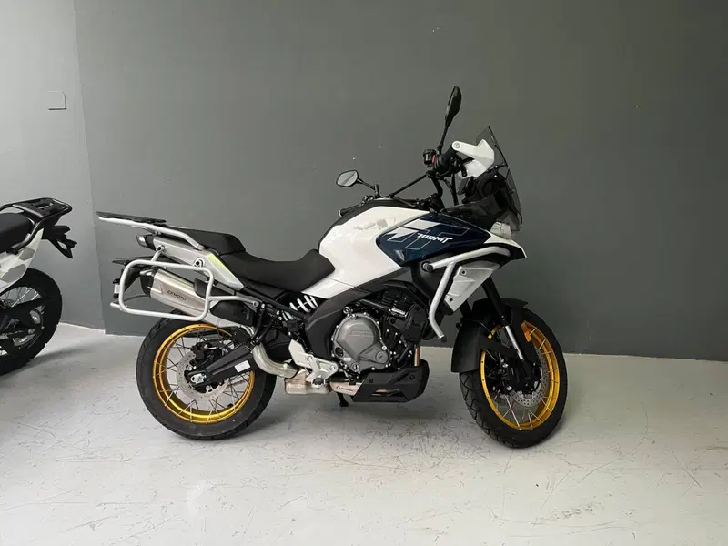 CFMOTO 700MT Adventure (2025 - 26)