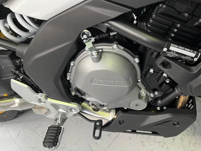 CFMOTO 700MT Adventure (2025 - 26) (6)