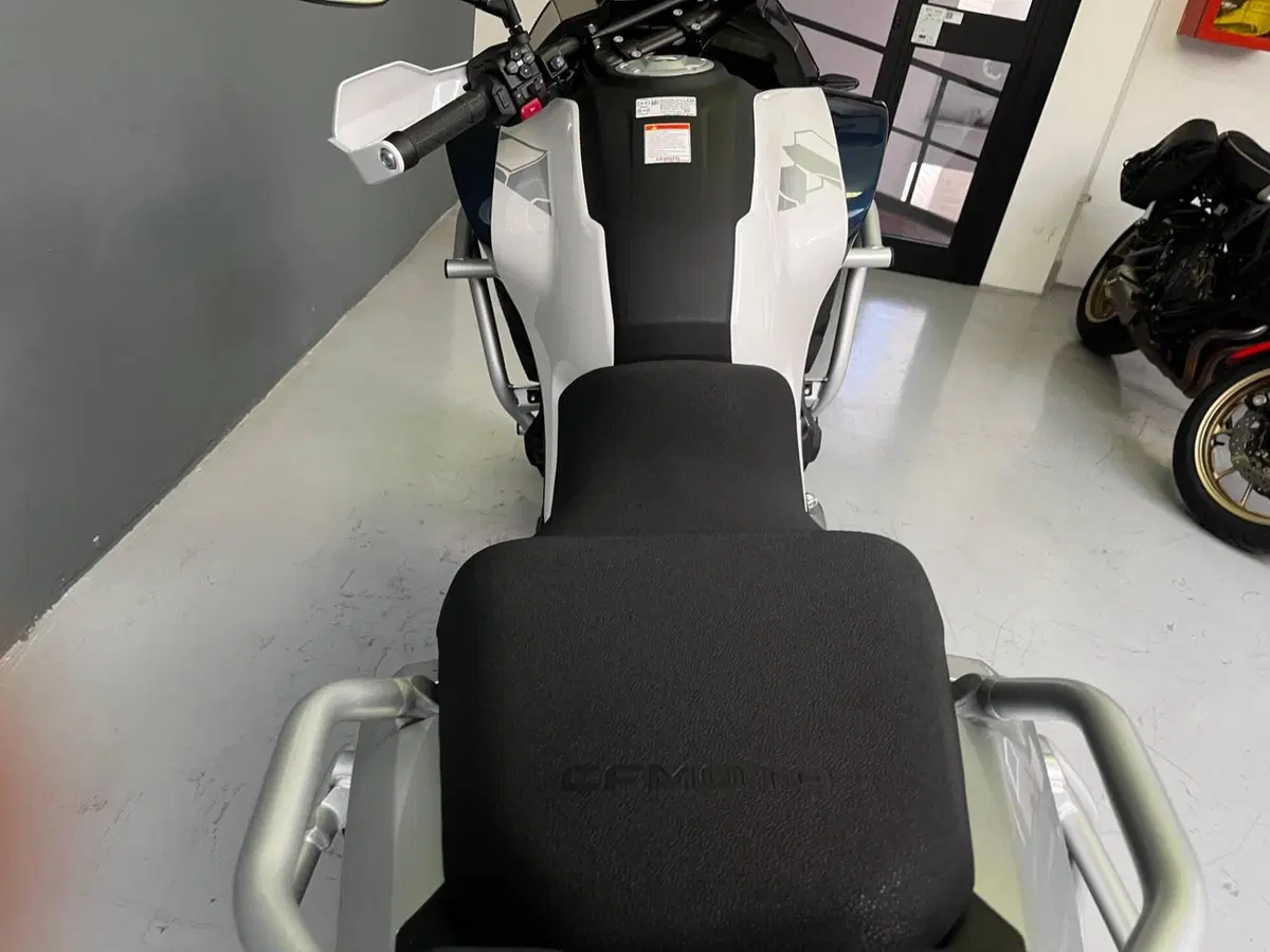 CFMOTO 700MT Adventure (2025 - 26) (9)