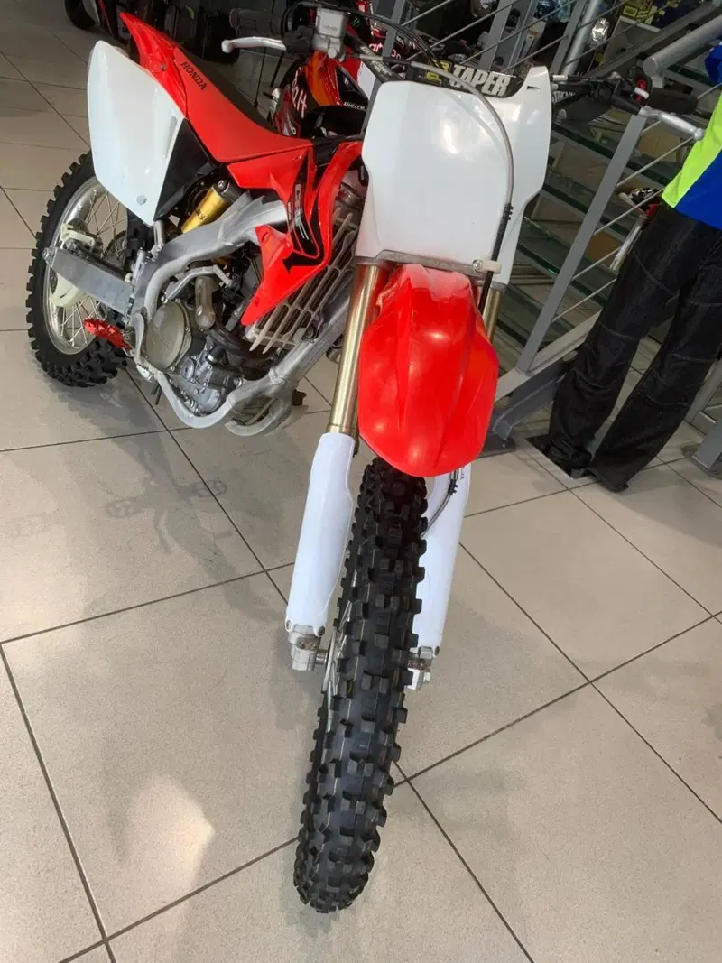 Honda CRF 250R (2005) (3)