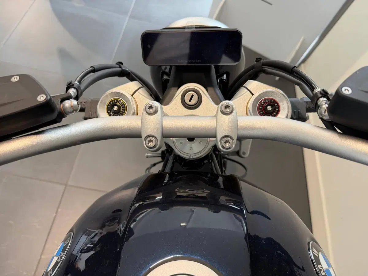 Bmw R 12 nineT (2023 - 26) (2)