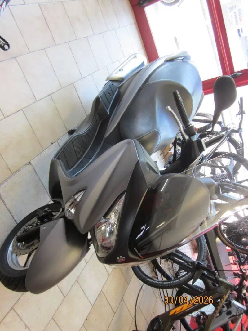 Suzuki Burgman UH 200 ABS (2014 - 16) (3)