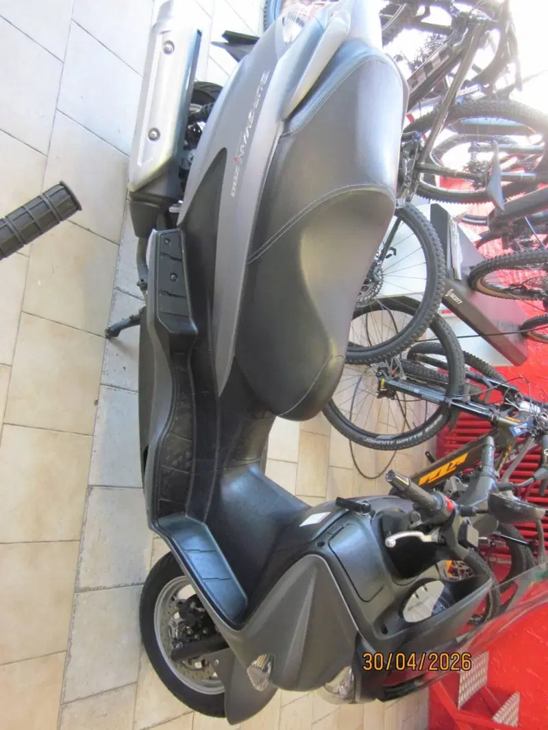 Suzuki Burgman UH 200 ABS (2014 - 16) (5)