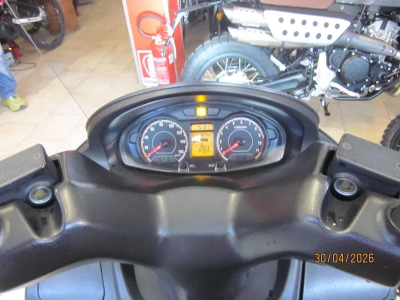 Suzuki Burgman UH 200 ABS (2014 - 16) (8)