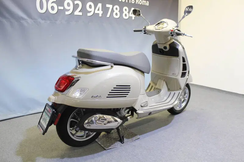 Vespa GTS 310 (2025 - 26) (2)