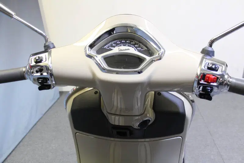 Vespa GTS 310 (2025 - 26) (8)