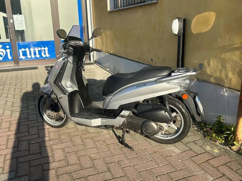 Kymco People 250 S (3)