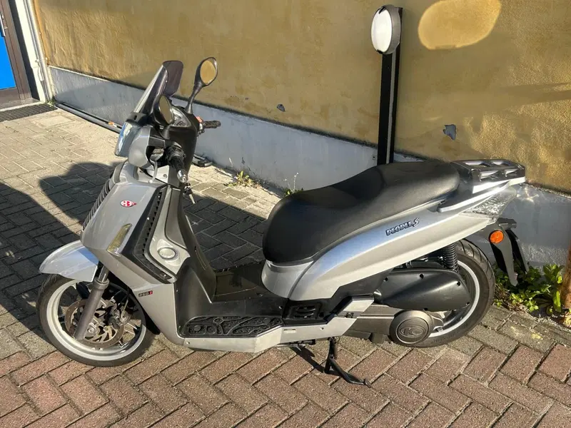 Kymco People 250 S (4)