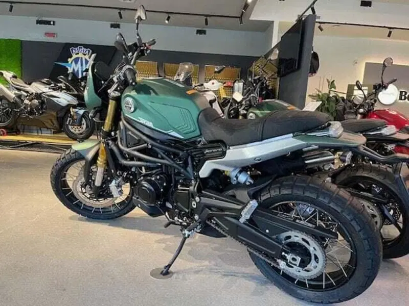 Benelli Leoncino 800 Trail (2022 - 26) (2)
