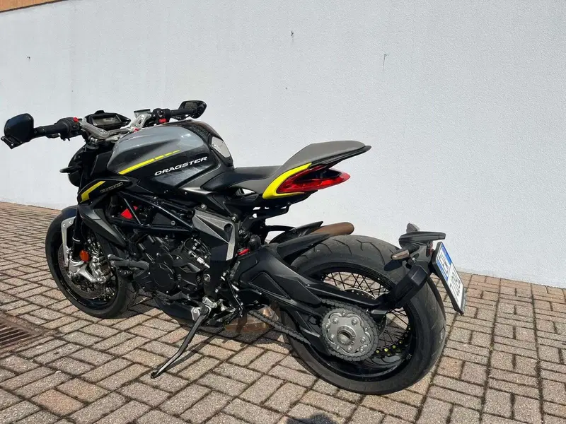 MV Agusta Dragster 800 RR (2021 - 23) (2)