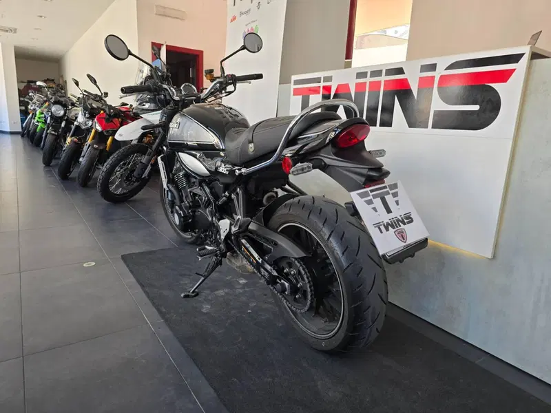 Kawasaki Z 900 RS (2022 - 25) (6)