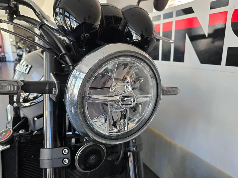 Kawasaki Z 900 RS (2022 - 25) (11)