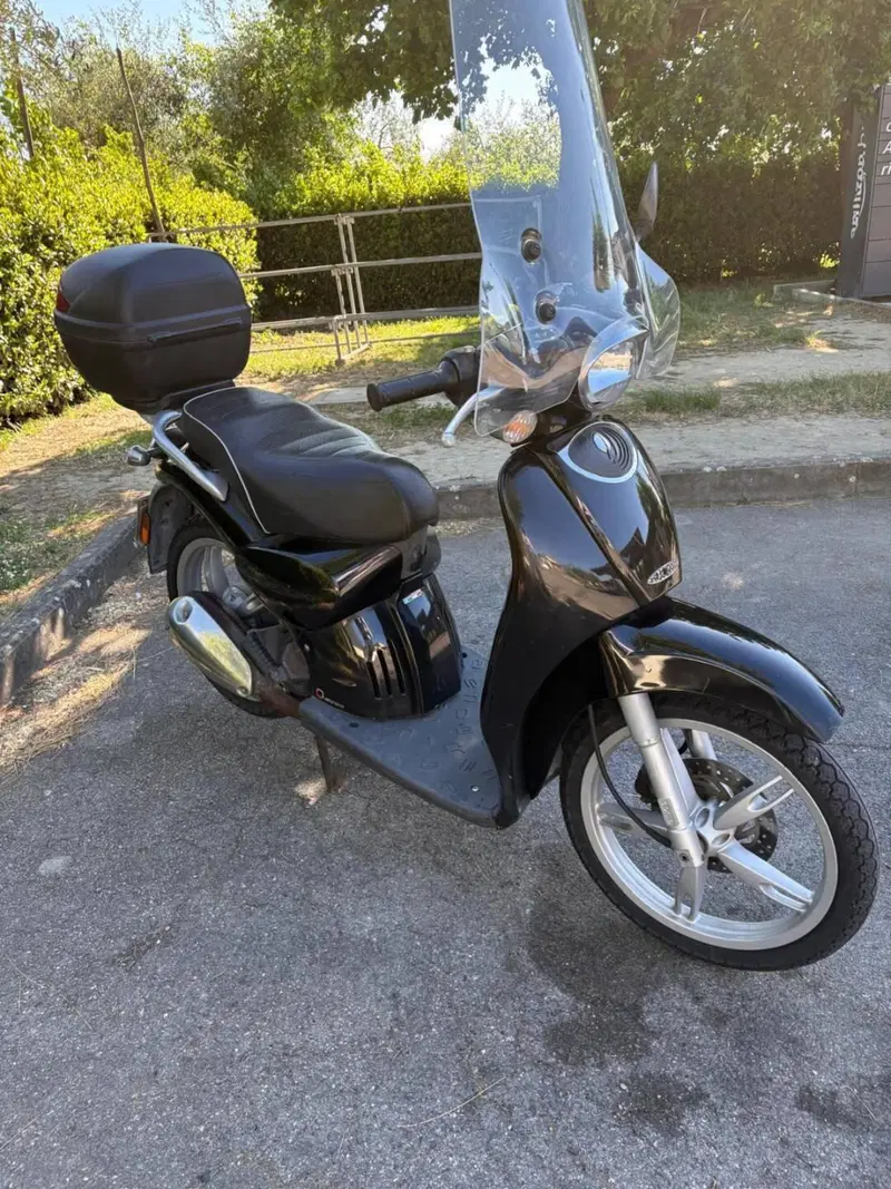Aprilia Scarabeo 50 4t 4V (2009 - 17) (2)