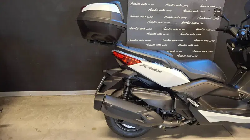 Yamaha X-Max 400 ABS (2013 - 16) (4)