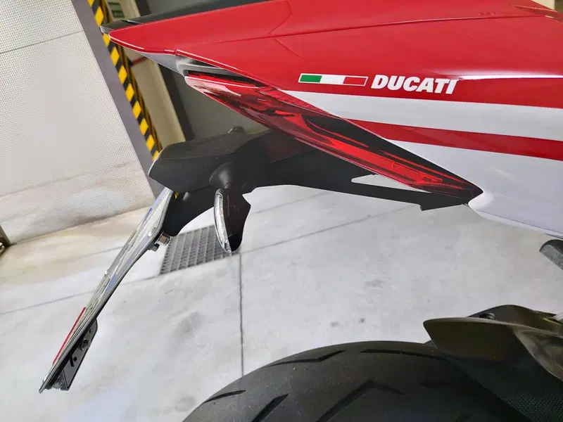 Ducati 1299 Panigale S Anniversario (2016) (10)
