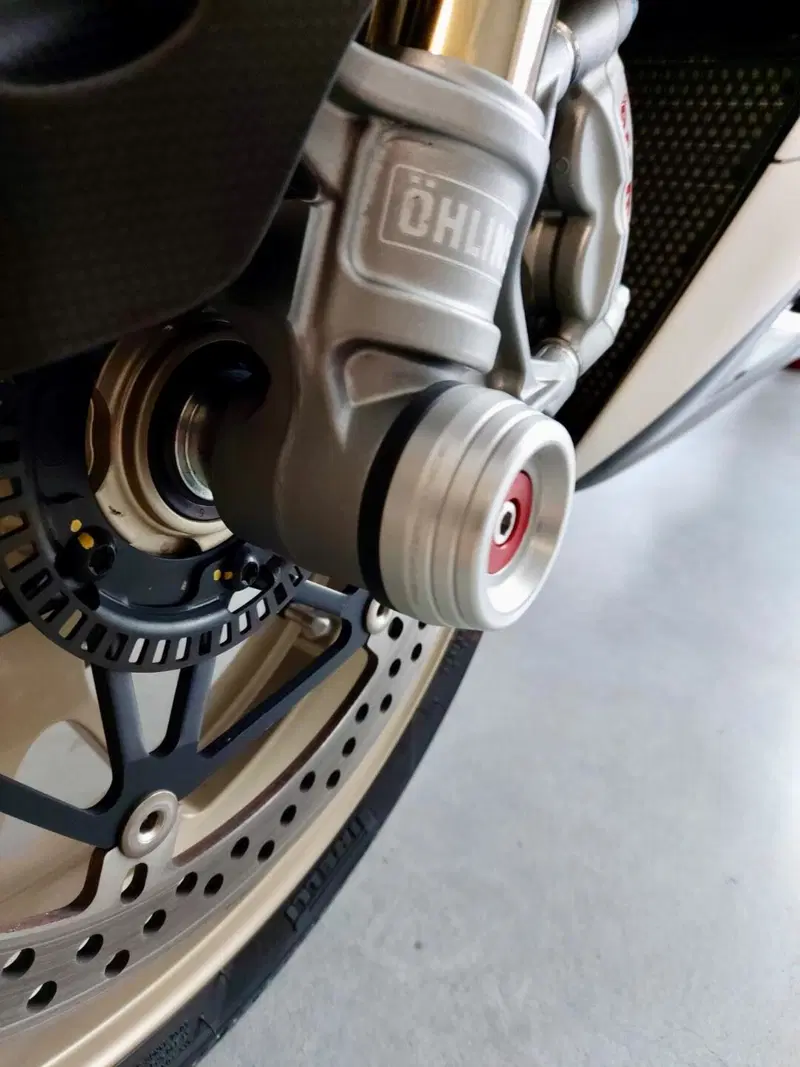 Ducati 1299 Panigale S Anniversario (2016) (14)
