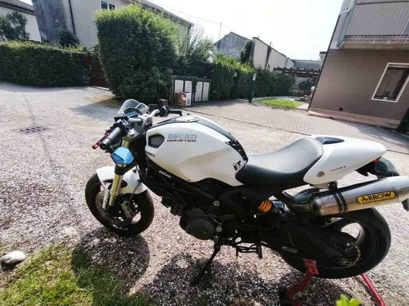 Ducati Monster 696 ABS (2009 - 14) (3)