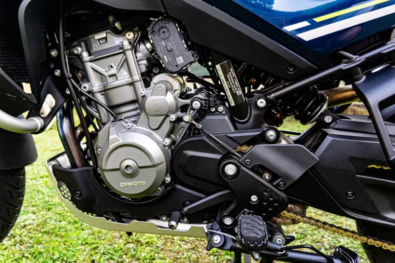 CFMOTO 800MT Touring (2022 - 26) (7)