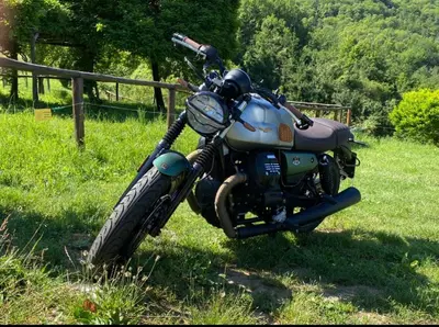 Moto Guzzi V7 Stone Centenario (2021 - 22) usata