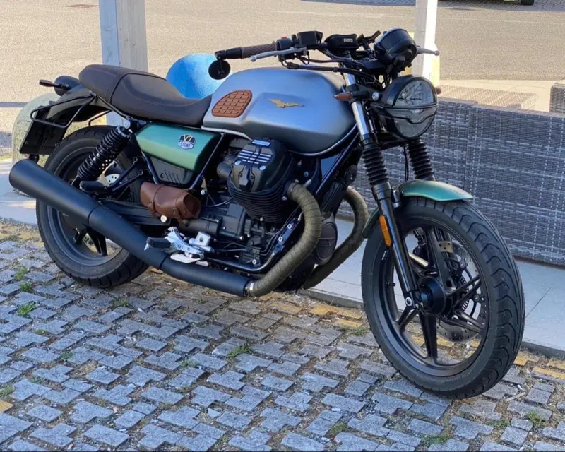 Moto Guzzi V7 Stone Centenario (2021 - 22) (6)