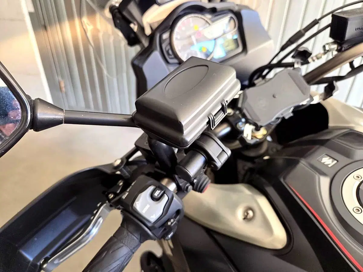 Suzuki V-Strom 1000 ABS (2014 - 17) (2)