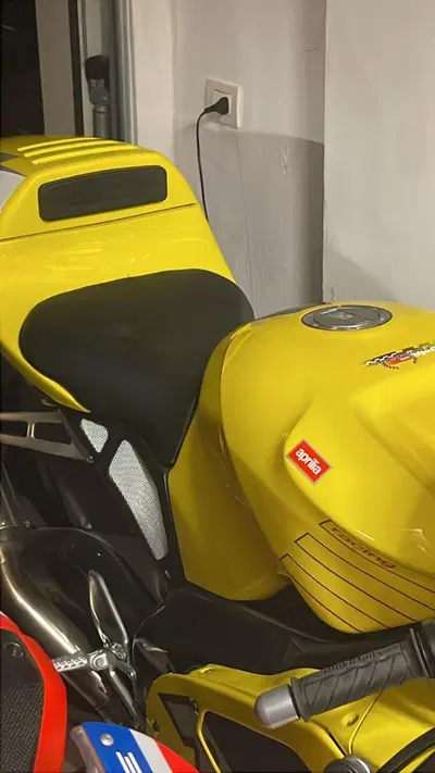Aprilia RSV 1000 R (2000 -  01) usata