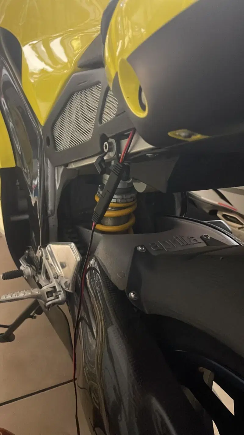 Aprilia RSV 1000 R (2000 -  01) (6)