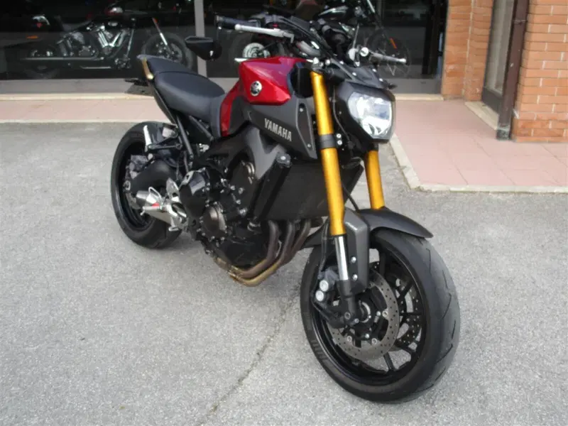 Yamaha MT-09 ABS (2016) (2)